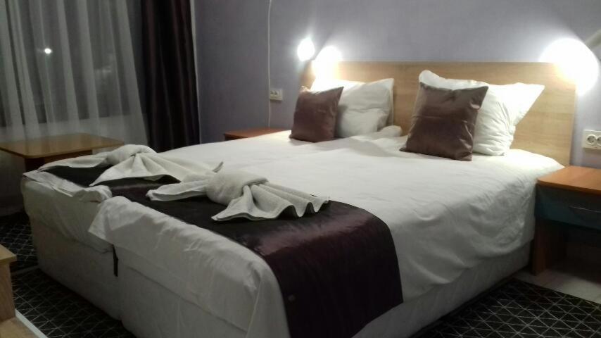 Iglika Hotel Yambol Ngoại thất bức ảnh