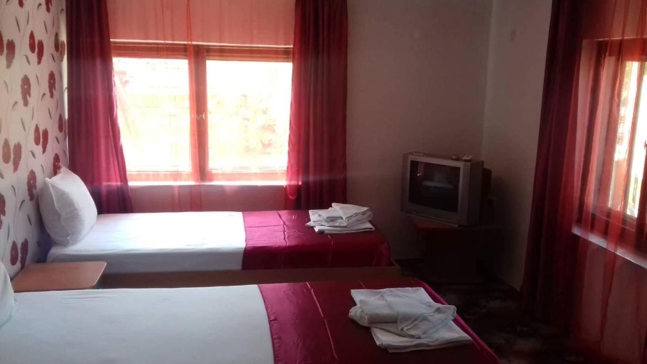 Iglika Hotel Yambol Ngoại thất bức ảnh