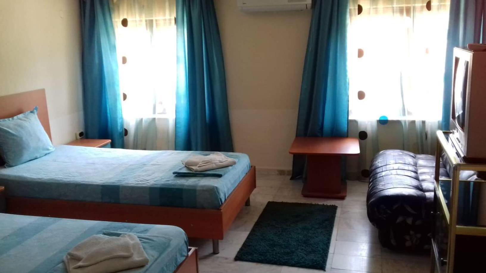 Iglika Hotel Yambol Phòng bức ảnh